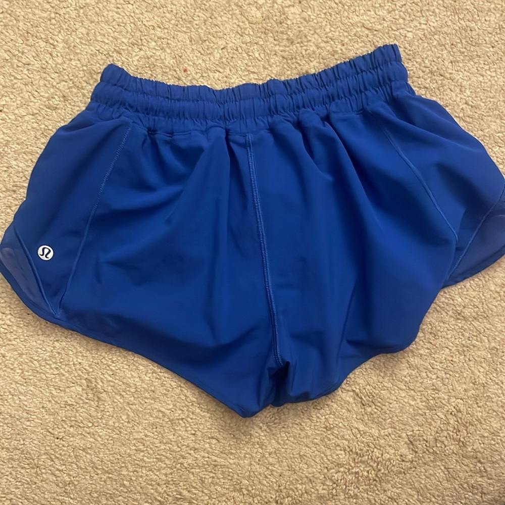 2.5 inch size 6 Lulu hotty hot shorts blue